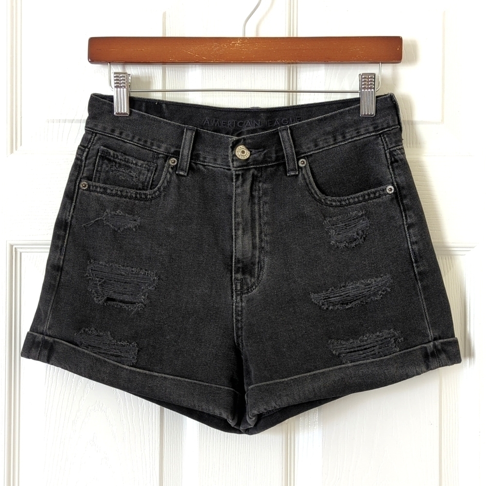 American Eagle Distressed High Waisted Rolled Cuff Denim Mom Shorts Black 2